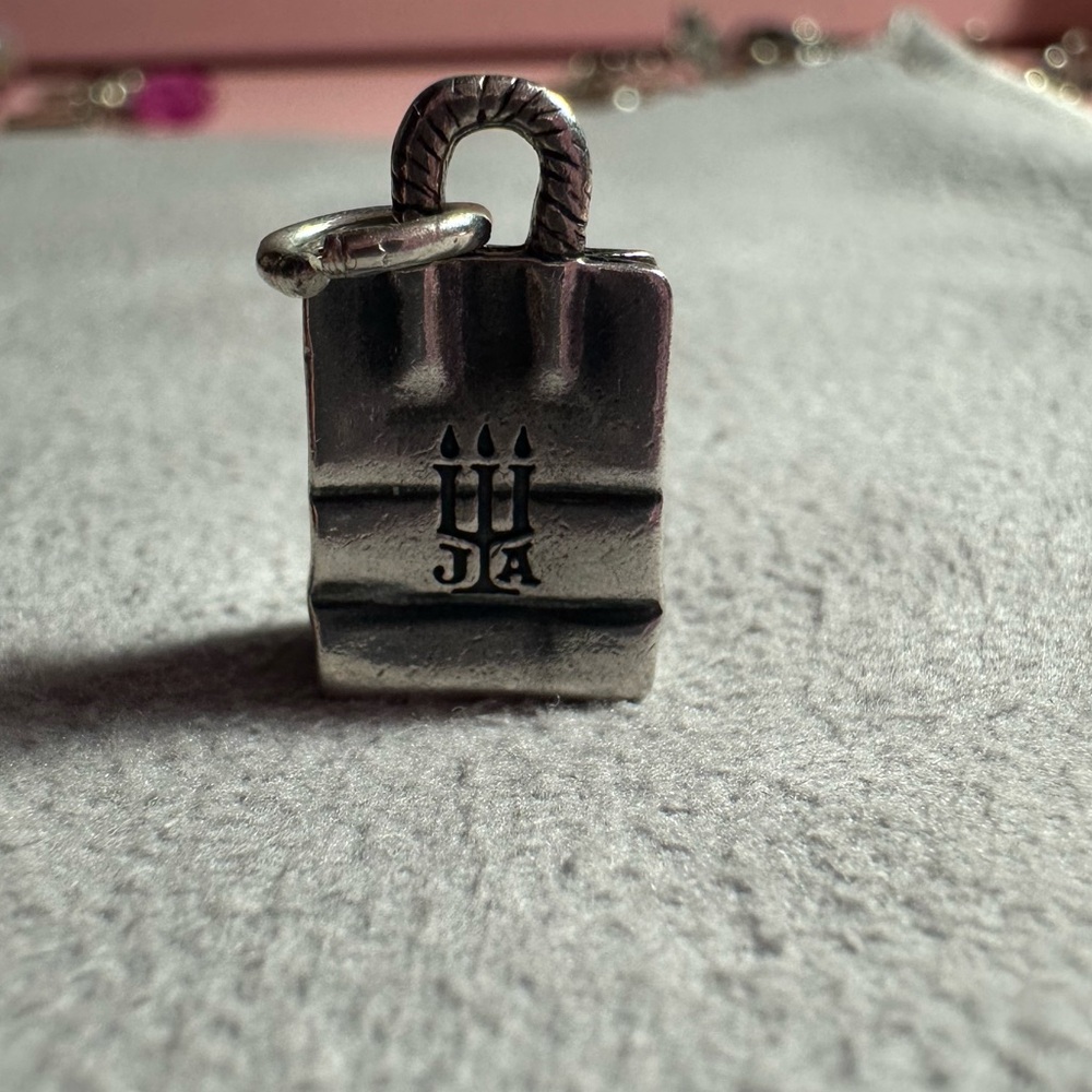 Retired James Avery shopping bag